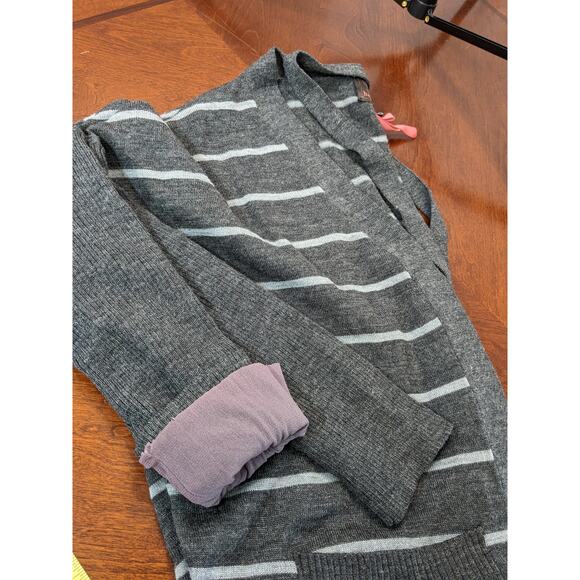 Heartloom Button Cardigan M Gray White Striped Boyfriend Ribbed Cutout Everyday - Picture 8 of 9